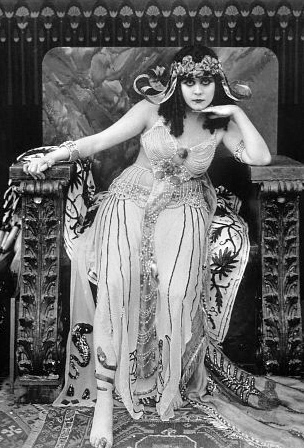 Theda Bara as Cleopatra (1917).jpg