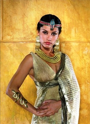 Leonor Varela as Cleopatra (1999).jpg